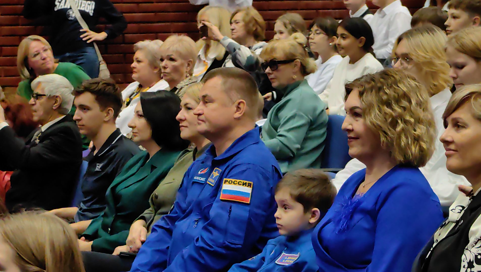 корги, отряд, волонтеры, миссия, космонавт, герой рф,