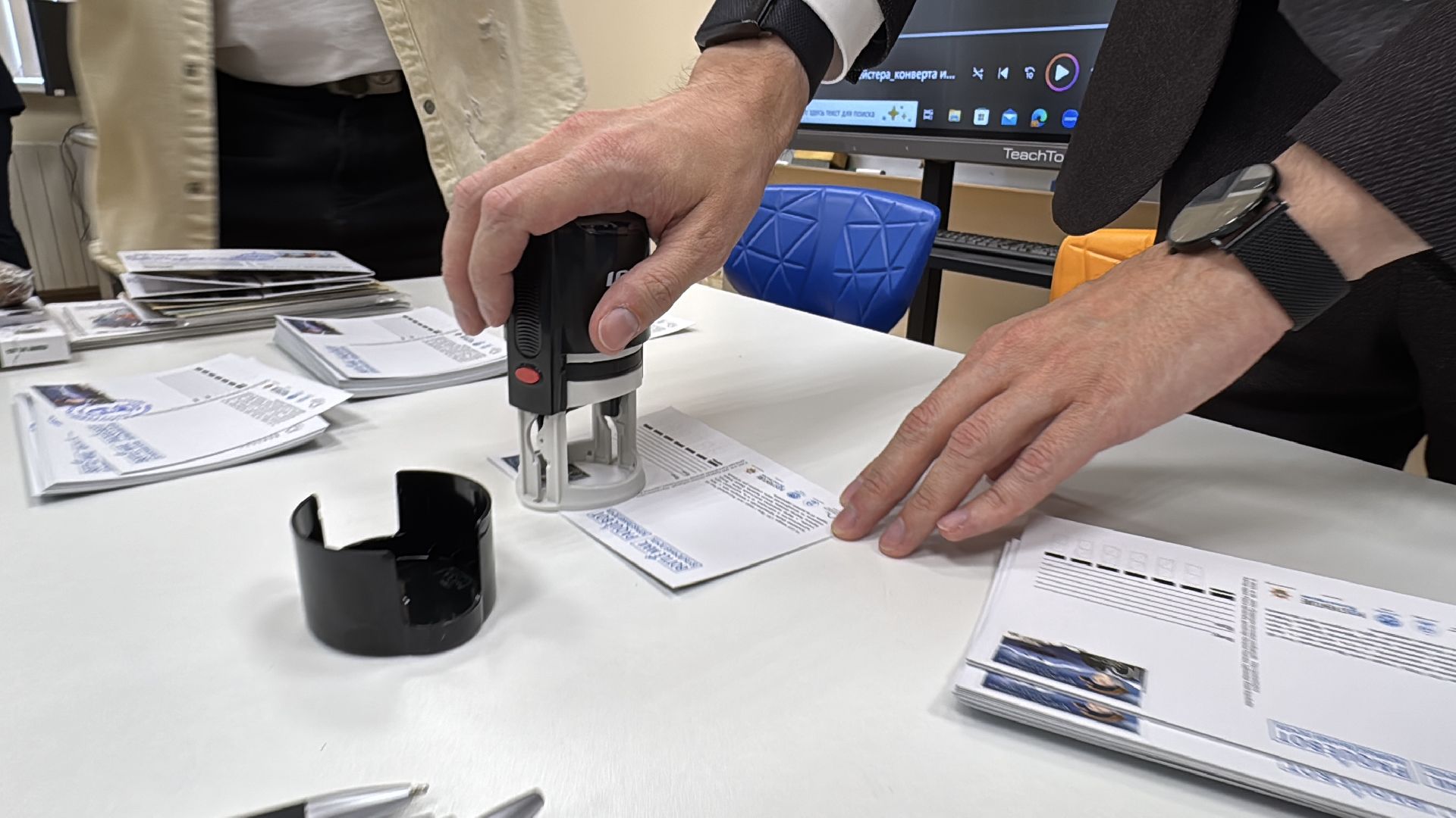 Филатуризм, Исследователь-путешественник Сушков, Спецгашение марки, Лицей МГИМО,