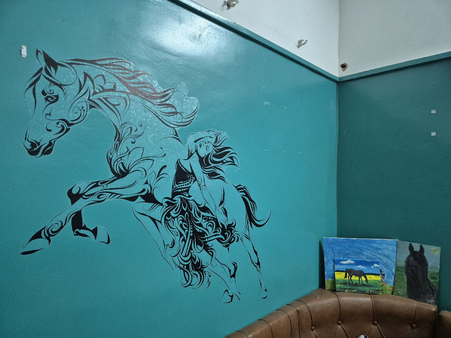 частная конюшня, конный спорт, благоустройство конюшни,