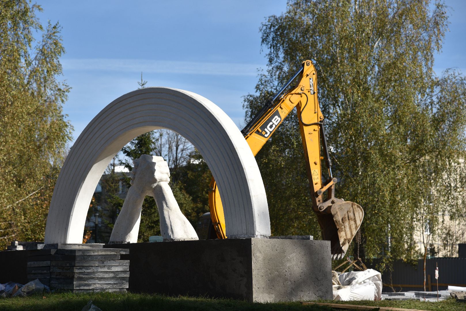 лотошино, благоустройство, формирование комфортной городской среды, стела населенный пункт воинской доблести,