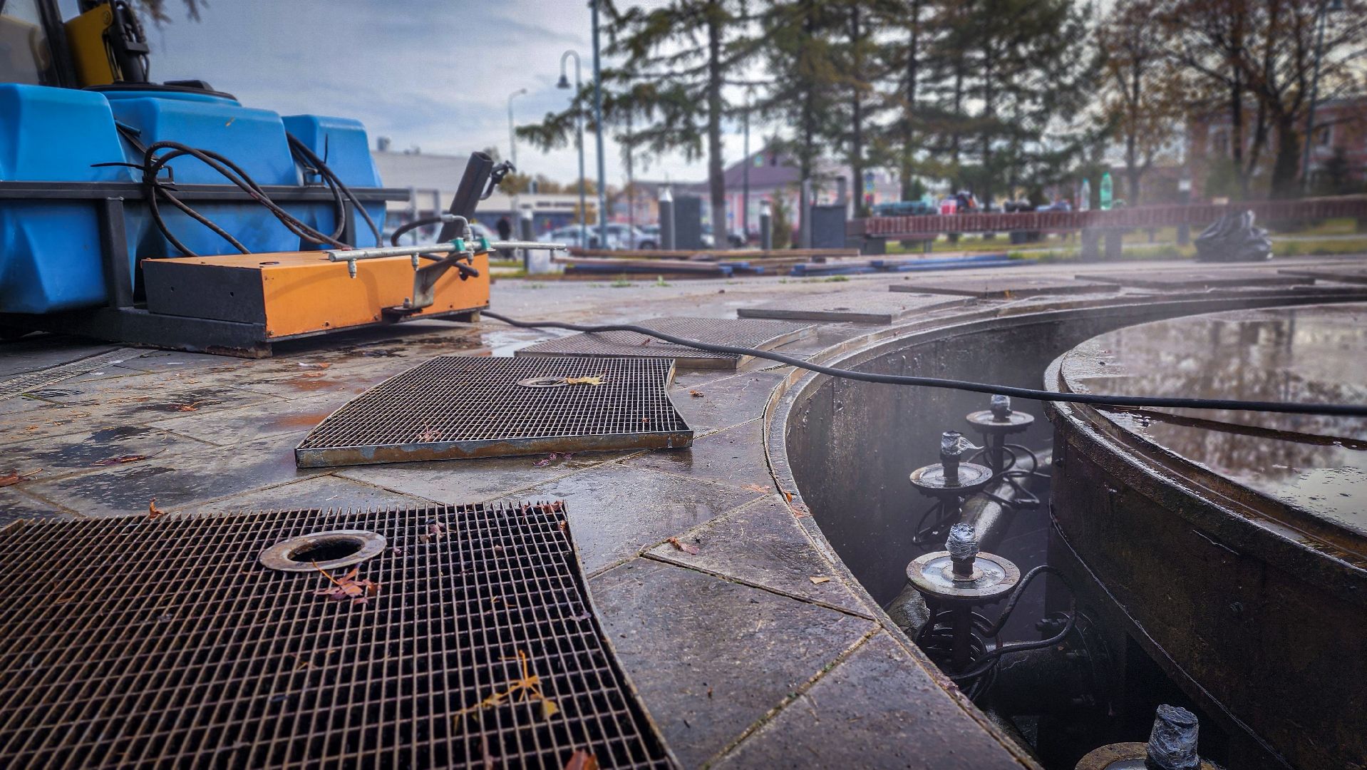 бронницы, отключение фонтана в бронницах, подготовка фонтана к зиме, сухой фонтан в бронницах,