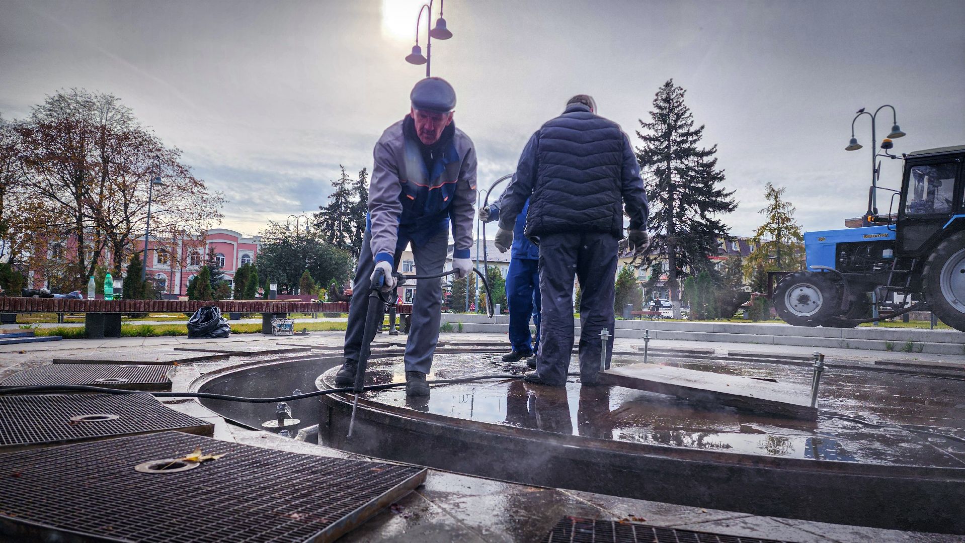 бронницы, отключение фонтана в бронницах, подготовка фонтана к зиме, сухой фонтан в бронницах,