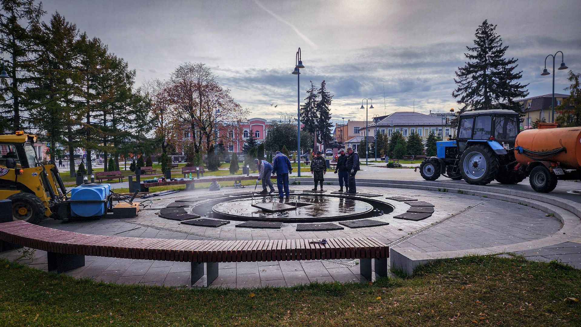 бронницы, отключение фонтана в бронницах, подготовка фонтана к зиме, сухой фонтан в бронницах,