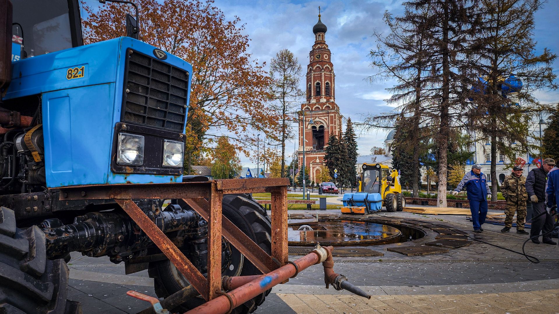 бронницы, отключение фонтана в бронницах, подготовка фонтана к зиме, сухой фонтан в бронницах,