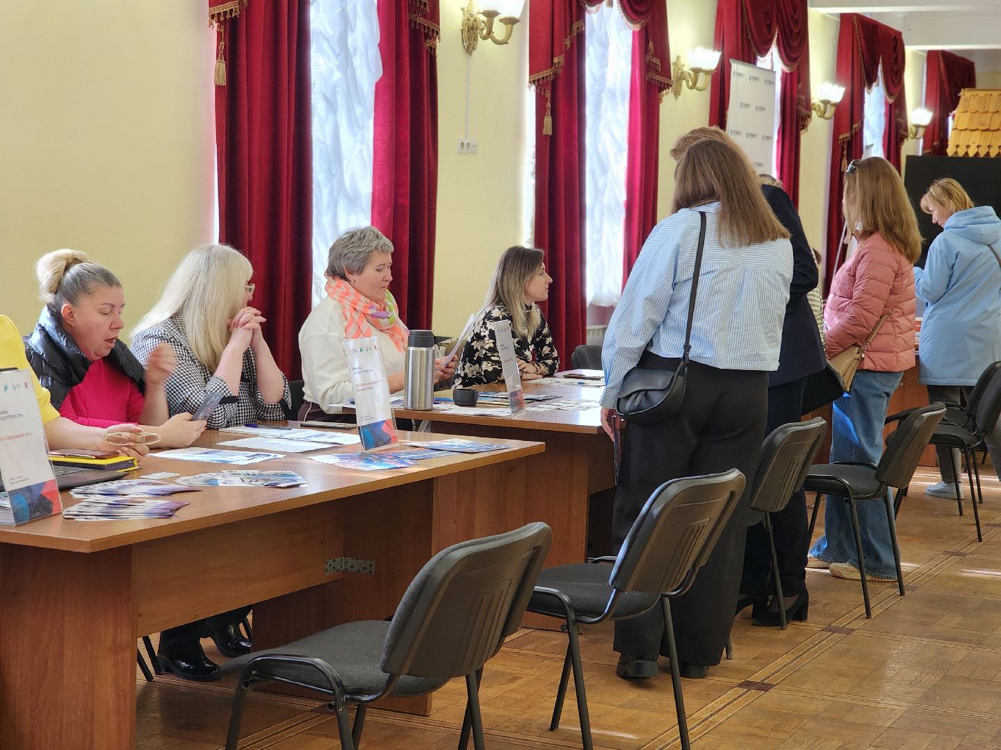 сергиев посад, сергиево-посадский городской округ, ярмарка трудоустройства, вакансии, работа, труд всем, кадровый центр подмосковья, дк гагарина,работодатель,
