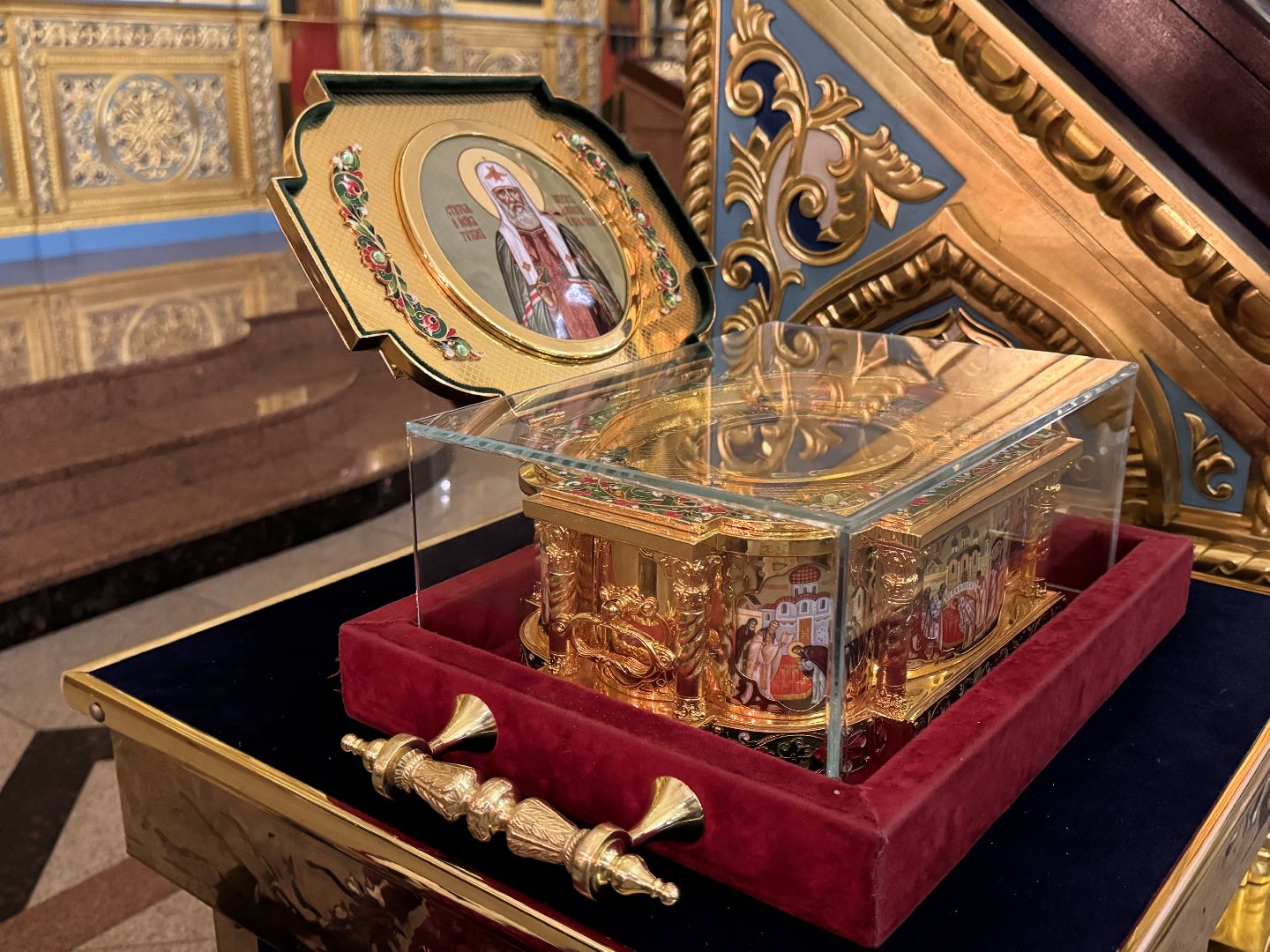 Мощи святителя Тихона, Патриарх Московский и всея Руси, Георгиевский кафедральный собор,
