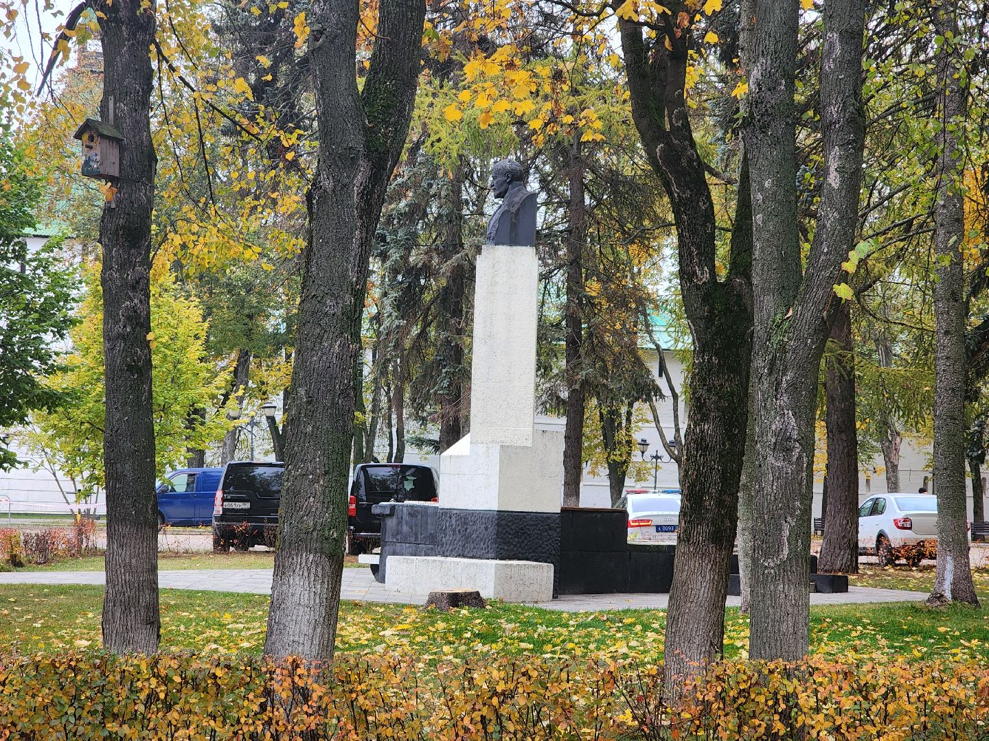 сергиев посад, сергиево-посадский городской округ, ленин, памятник ленину, михаил семенов, кпрф, красногорская площадь, старая лаврская гостиница,