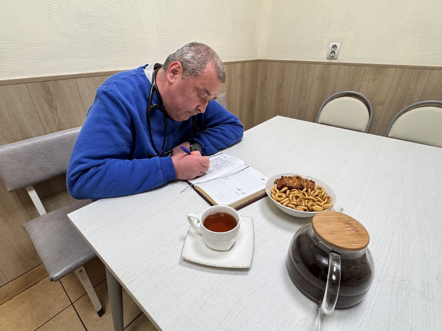 Поэт из Одинцова, Медбрат пишет песни, Музыка души,