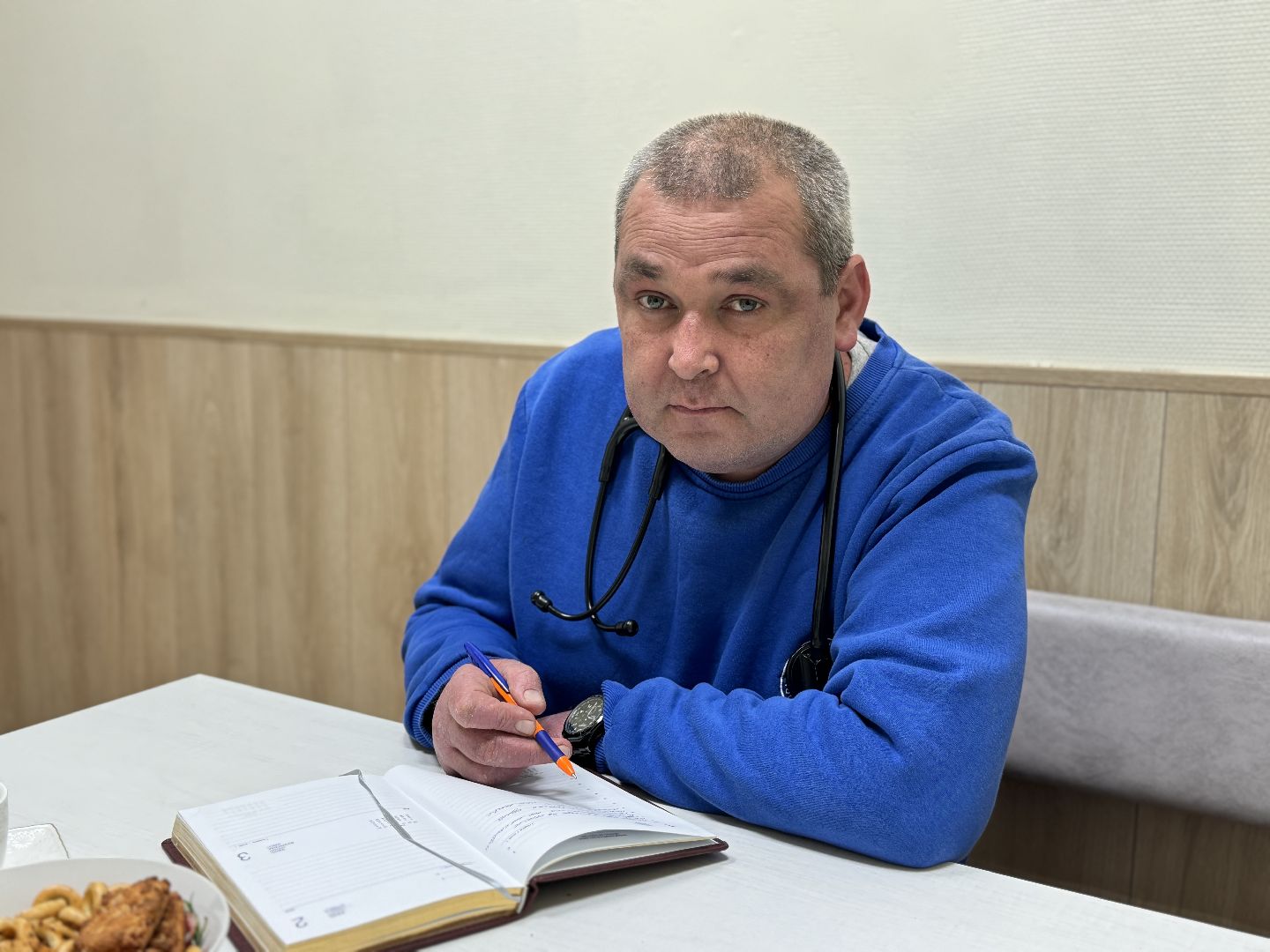 Поэт из Одинцова, Медбрат пишет песни, Музыка души,