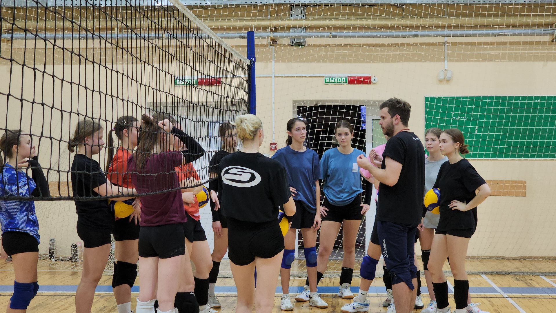 Волейбол , женская команда, Лобня ,