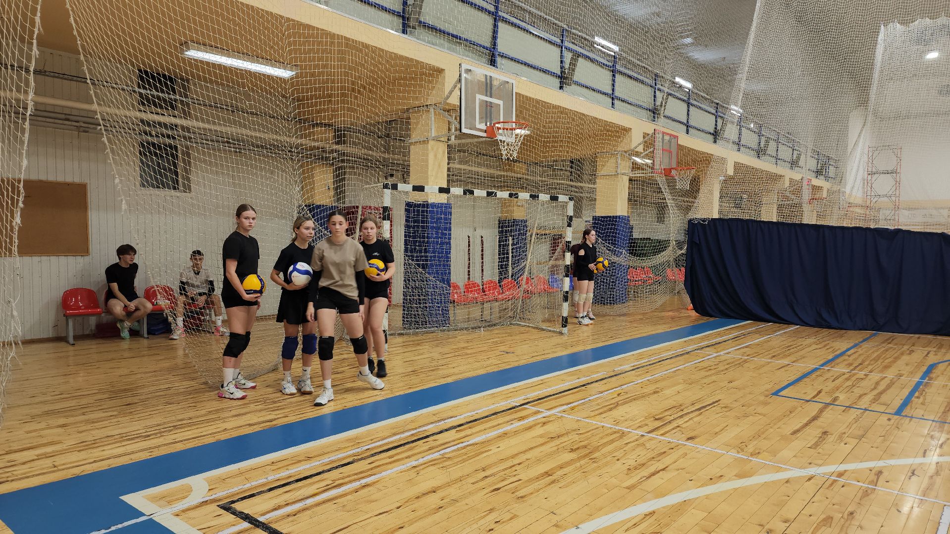 Волейбол , женская команда, Лобня ,