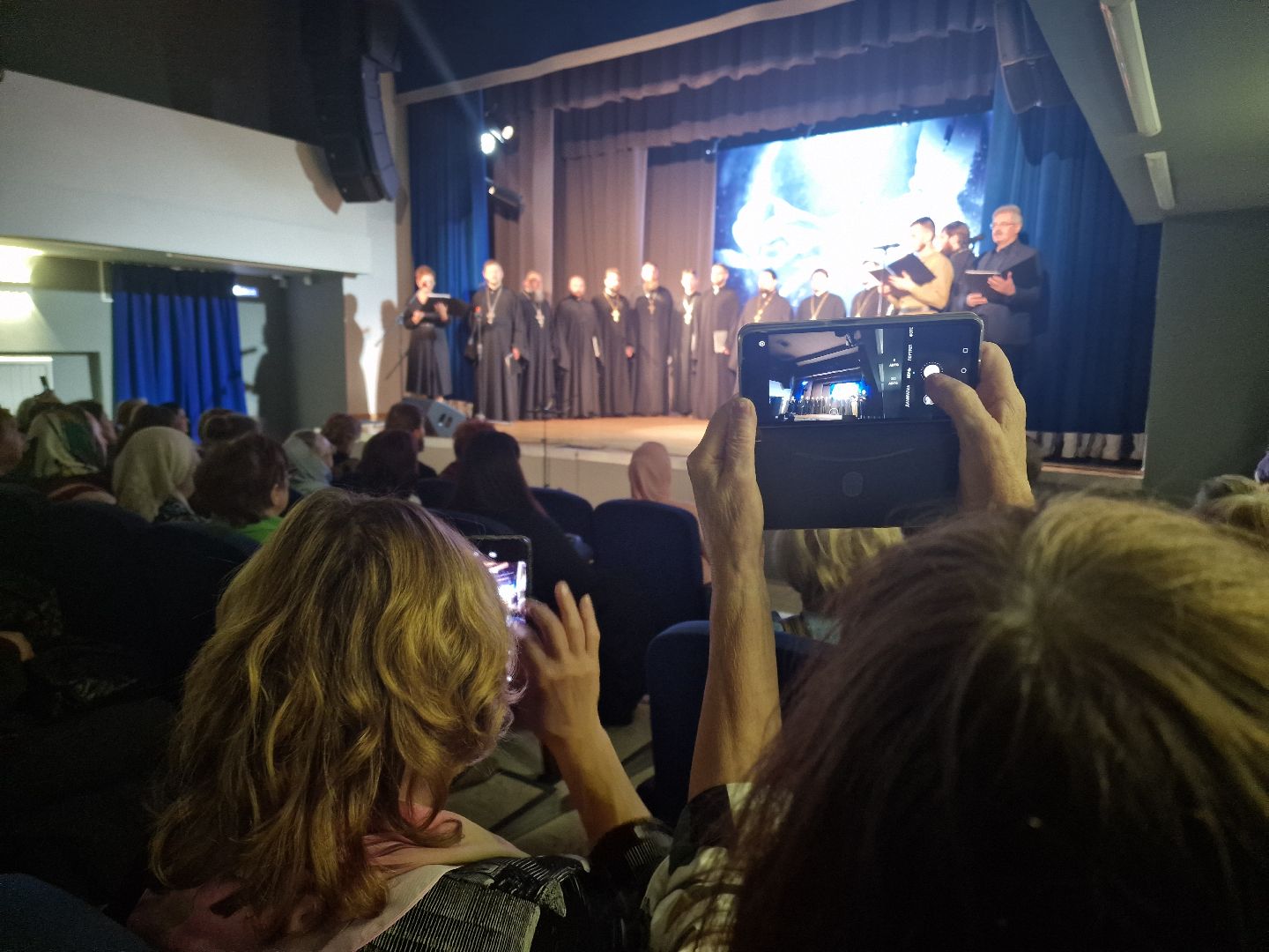 7 октября в Доме культуры Кучино» состоялся концерт «Хранитель Церкви русской», посвященный 100-летию блаженной кончины Патриарха Московского и всея Руси Тихона, Балашиха,