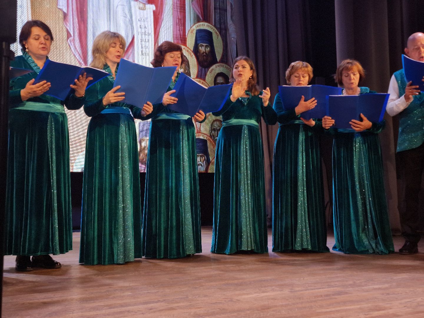 7 октября в Доме культуры Кучино» состоялся концерт «Хранитель Церкви русской», посвященный 100-летию блаженной кончины Патриарха Московского и всея Руси Тихона, Балашиха,