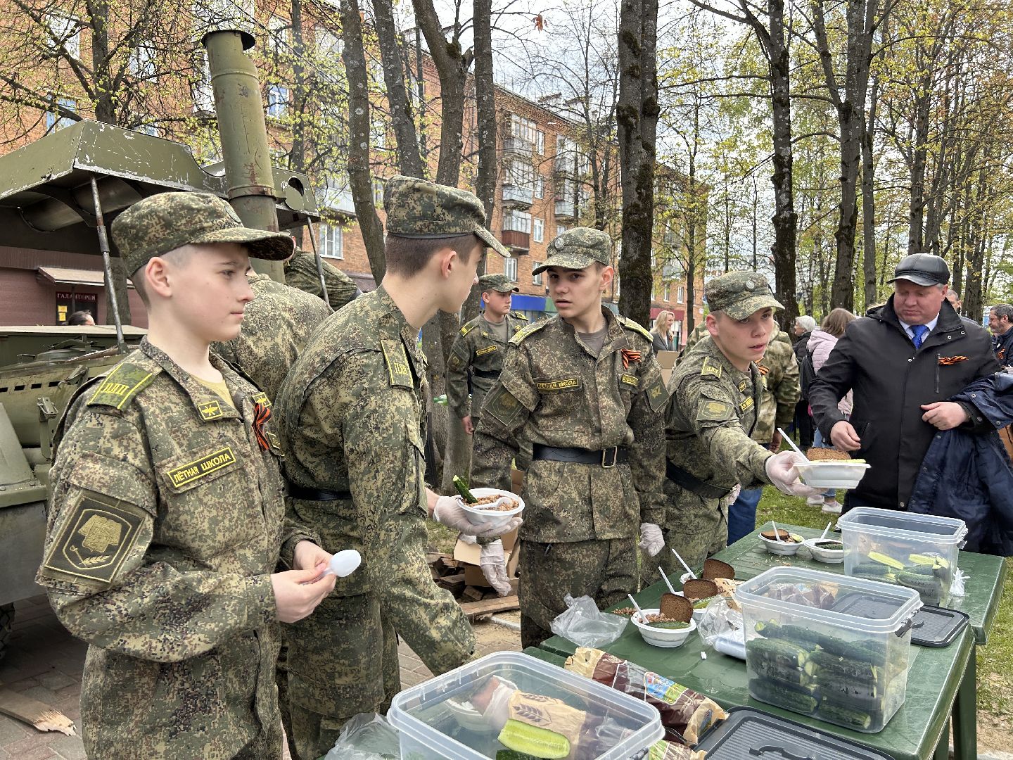 День Победы, полевая кухня