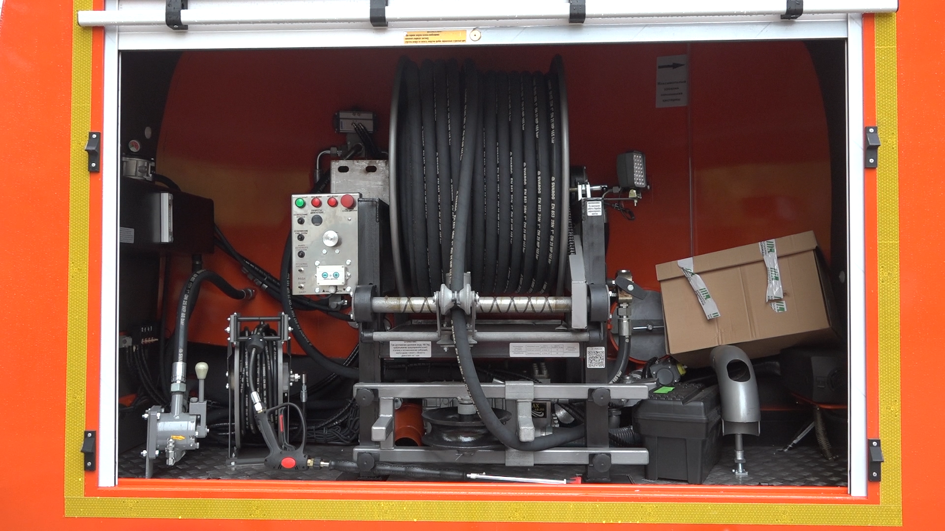 камаз, техника жкх, промывка сетей, устранение засора, власиха жкх,