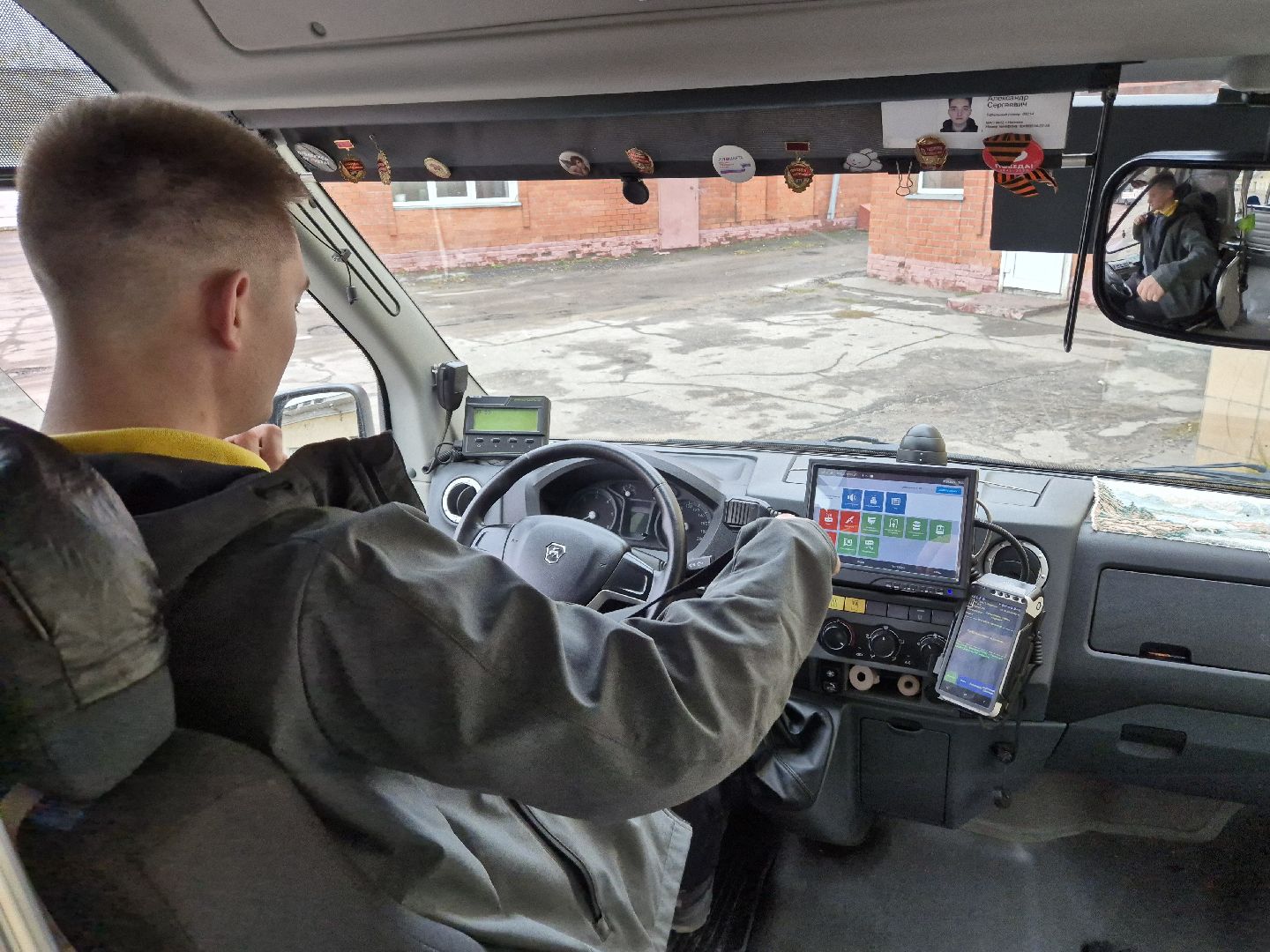 победитель конкурса, молодой водитель,