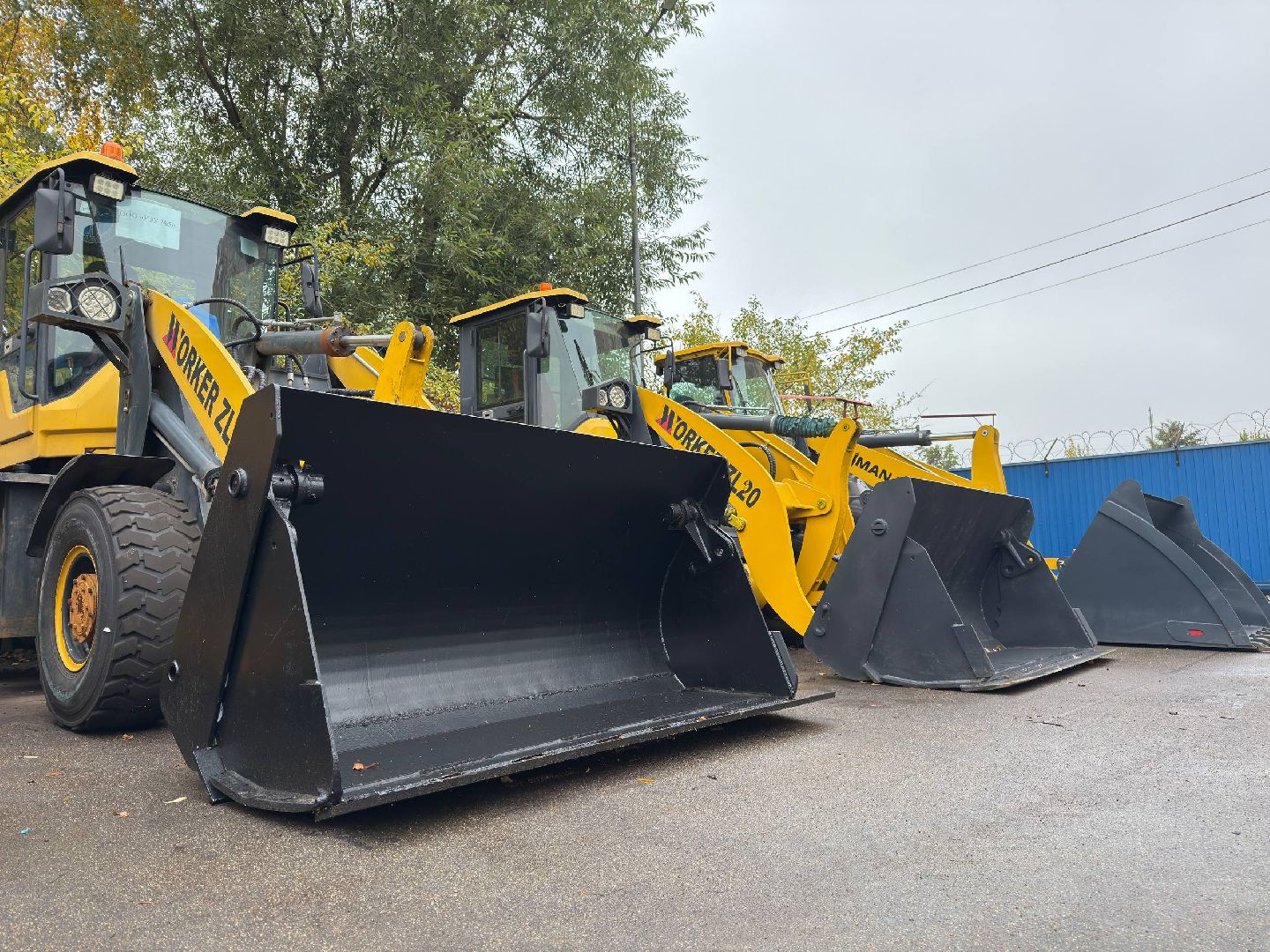 Реутов, техника к зиме, тракторы, навесное оборудование,