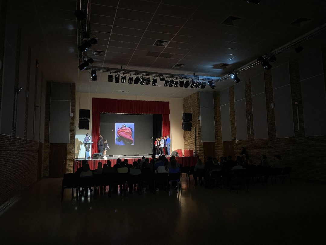 Клин, общество