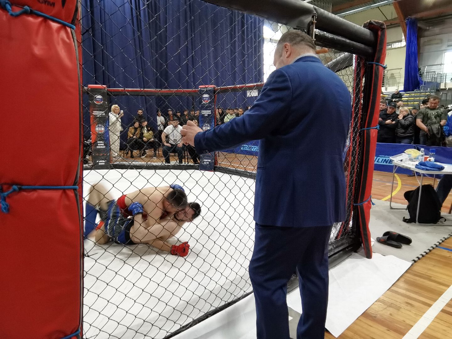 Балашиха, Москва, Роман Новиков, Чемпионат Мира по смешанному рукопашному бою, ММА, Федерация смешанного рукопашного боя, Герой России Александр Головашкин, поединок, все едины