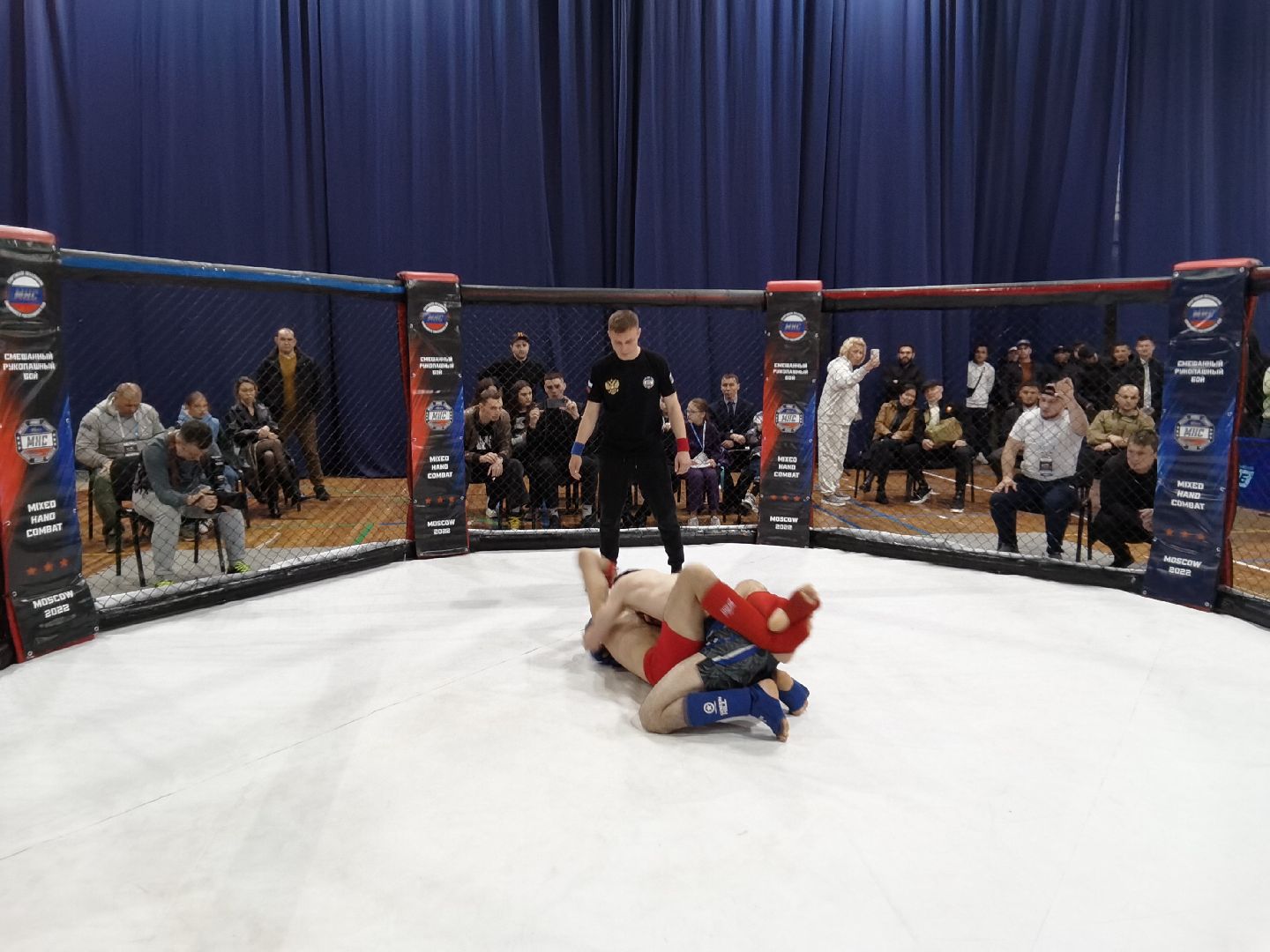 Балашиха, Москва, Роман Новиков, Чемпионат Мира по смешанному рукопашному бою, ММА, Федерация смешанного рукопашного боя, Герой России Александр Головашкин, поединок, все едины