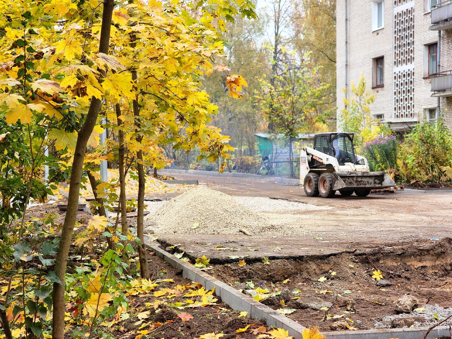 дубна,  комплексное благоустройство дворов, входные группы, новая парковка,асфальтирование дворов,
