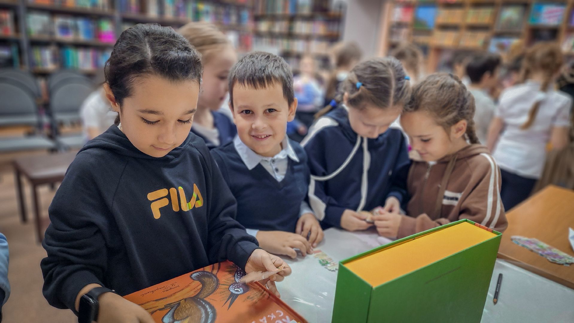 бронницы, посвящение в читатели, библиотека бронниц, первоклассники в библиотеке, дети,