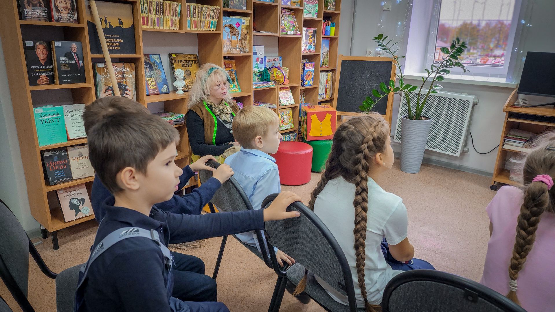 бронницы, посвящение в читатели, библиотека бронниц, первоклассники в библиотеке, дети,