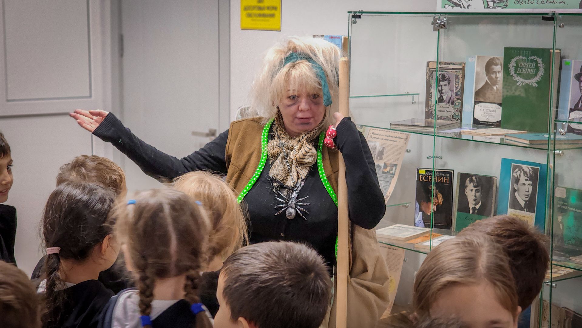 бронницы, посвящение в читатели, библиотека бронниц, первоклассники в библиотеке, дети,