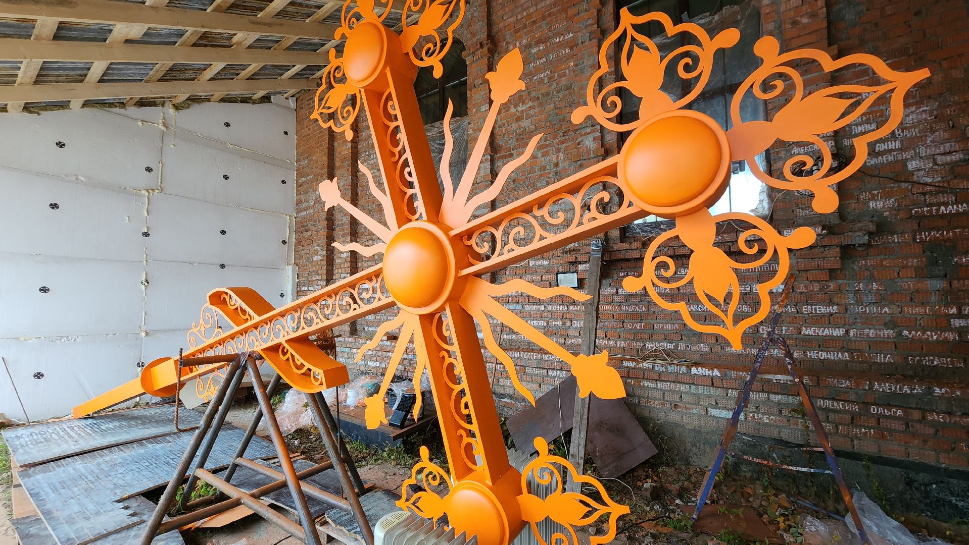 купол над храмом, Крест , Храм, Лобня, церковь,