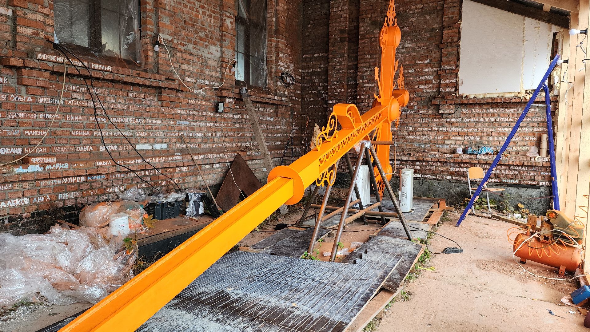 купол над храмом, Крест , Храм, Лобня, церковь,