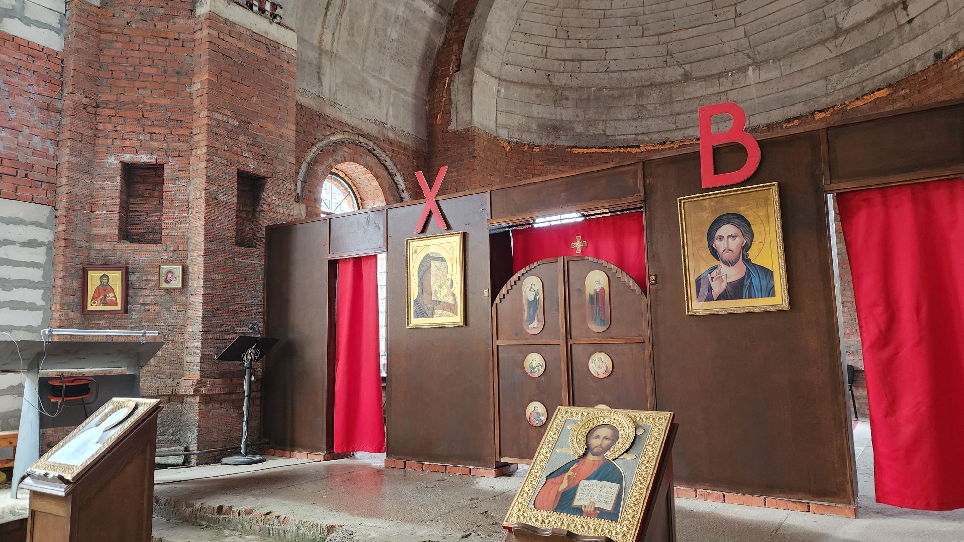 купол над храмом, Крест , Храм, Лобня, церковь,