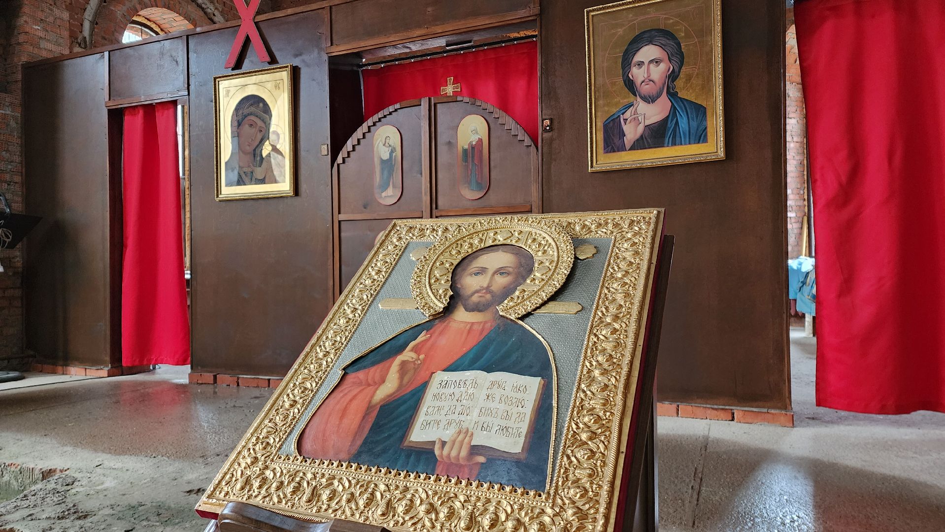 купол над храмом, Крест , Храм, Лобня, церковь,