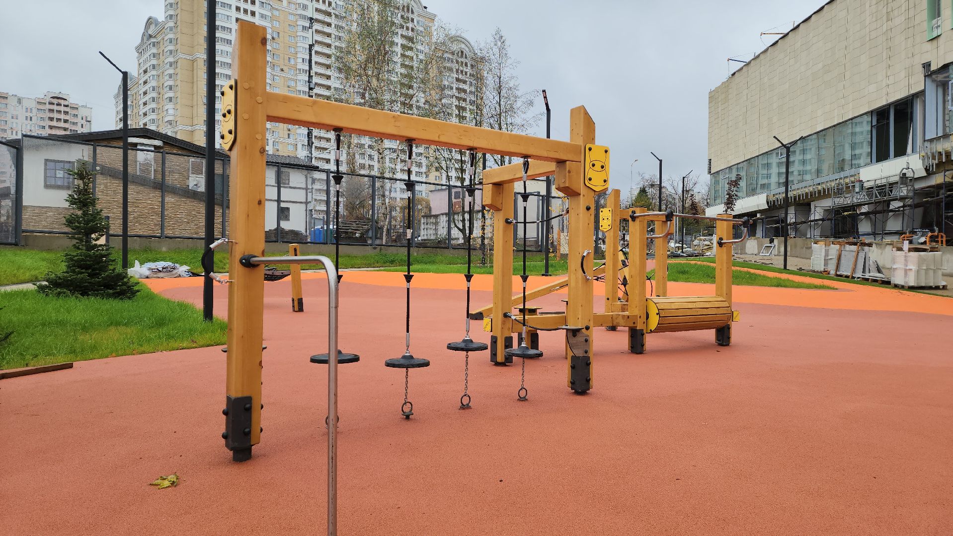 стройка, новая школа, красногорск, изумрудные холмы,