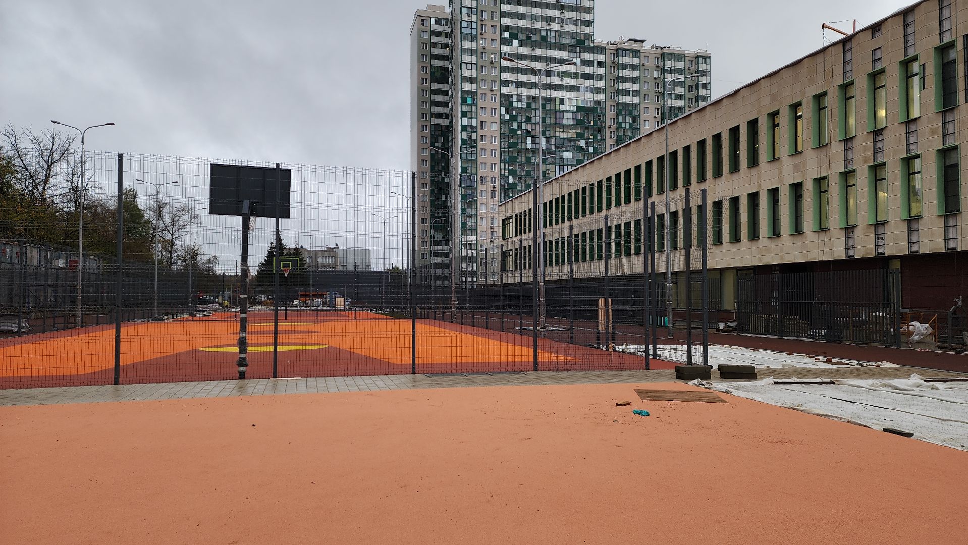 стройка, новая школа, красногорск, изумрудные холмы,