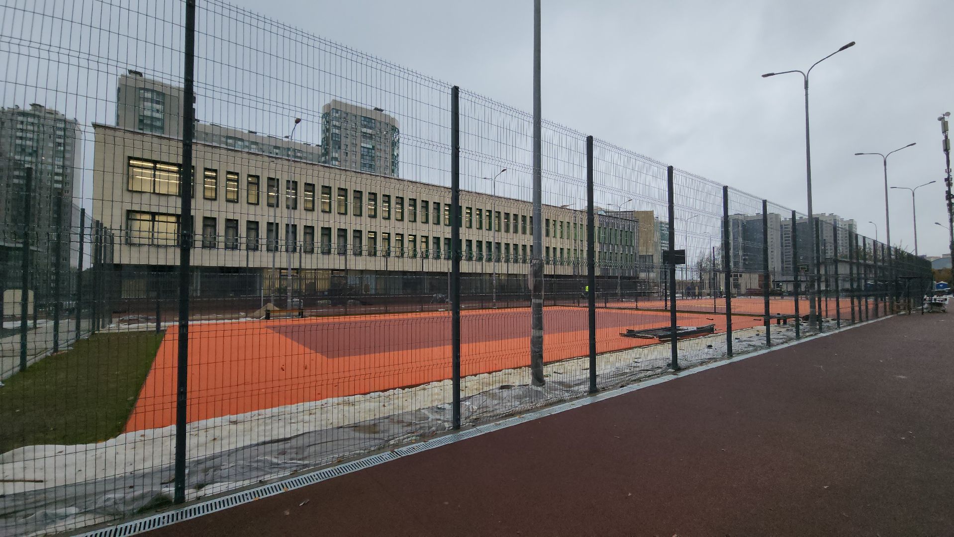 стройка, новая школа, красногорск, изумрудные холмы,