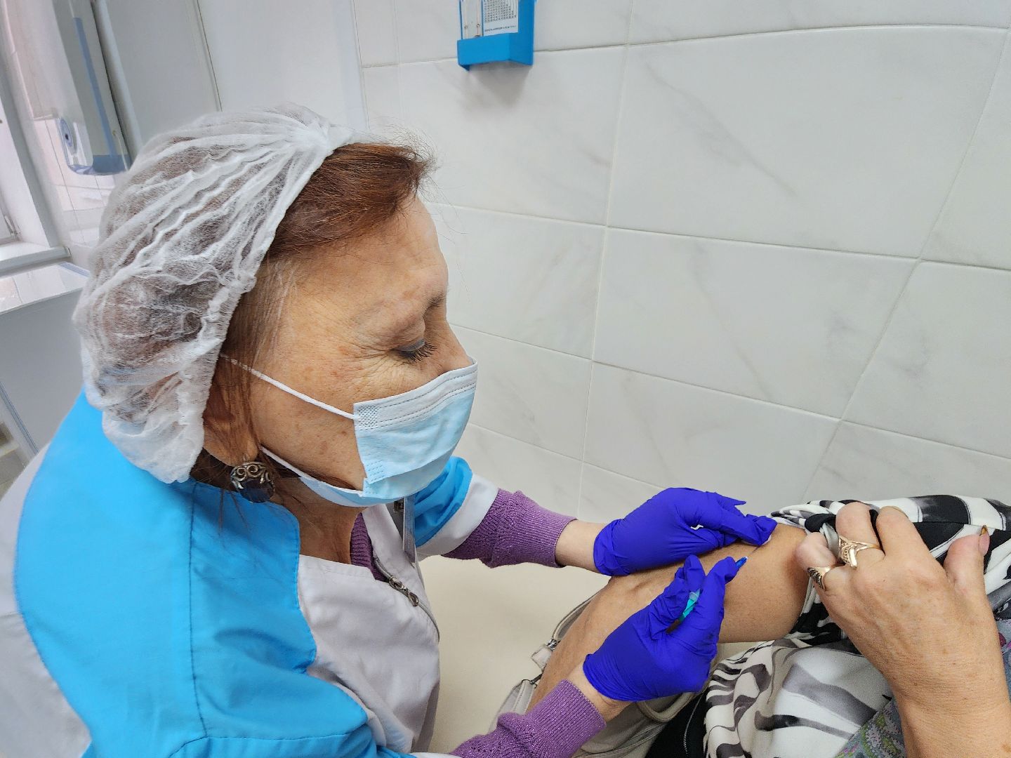 чехов,улица пионерская 4, чеховская больница, взрослая поликлиника, дополнительный кабинет вакцинации, прививки от гриппа, вакцина от пневмонии, флю-м, совигрипп, превенар, пневмовакс, ультрикс квадри, прививочная кампания, адреса прививочных кабинетов, часы работы,