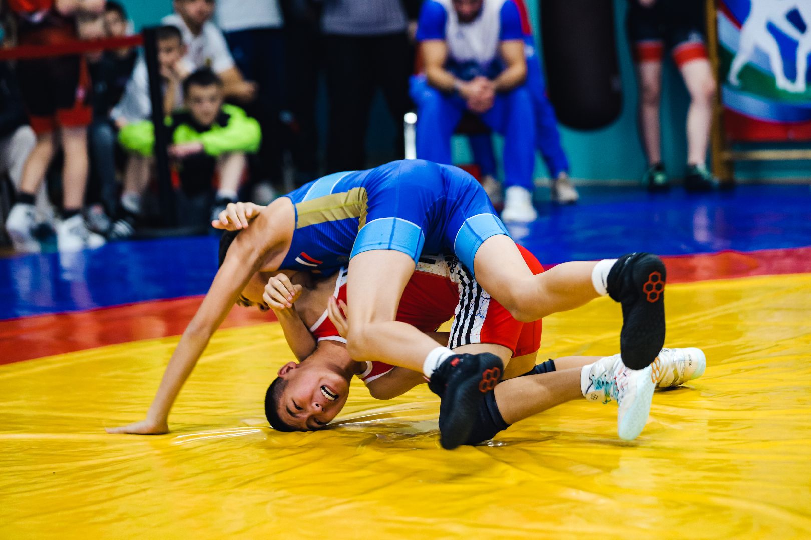 спорт, межданородный фестиваль, борьба, футбол,