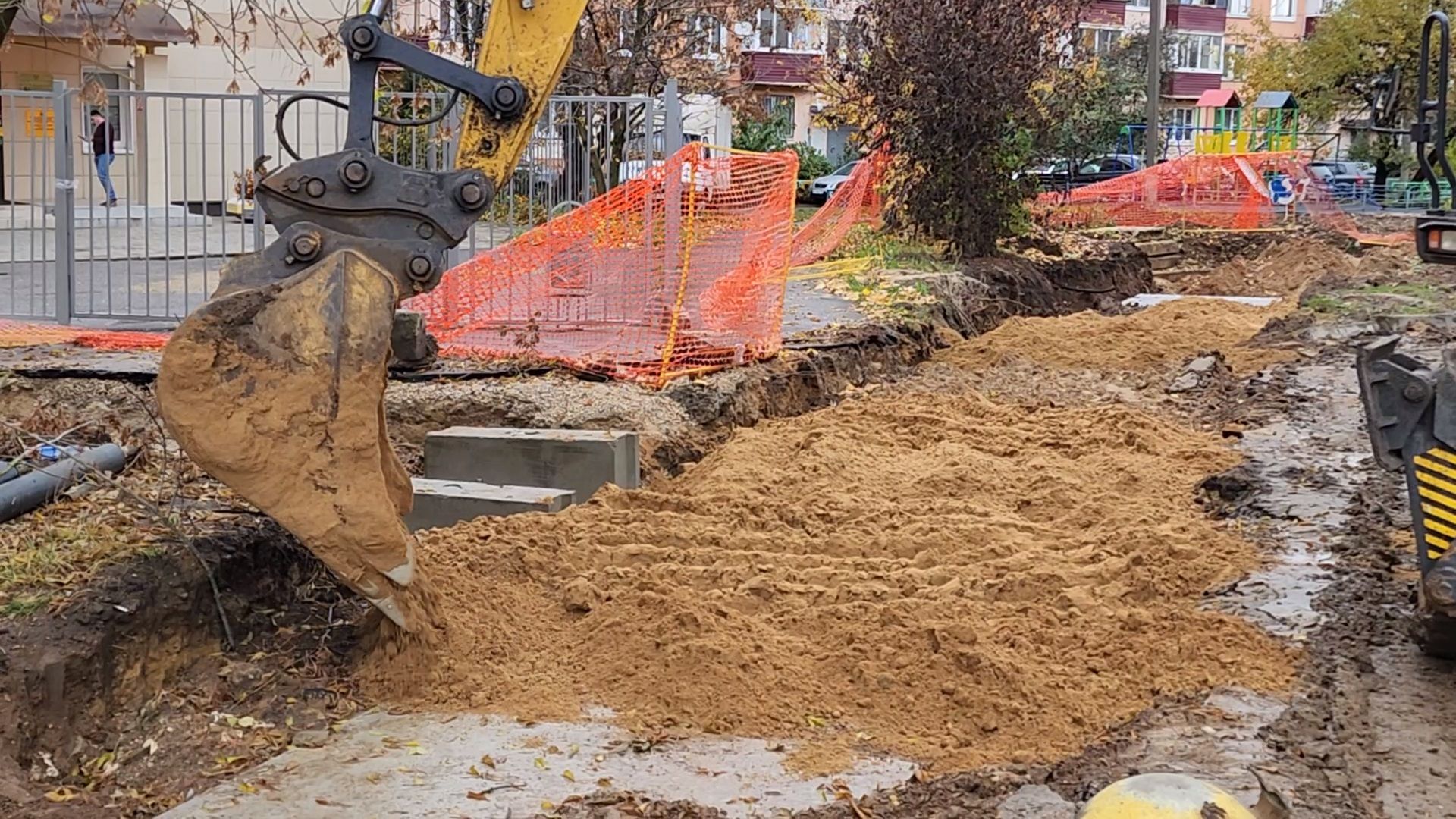 чехов, вишневый бульвар, улица чехова, капремонт теплосети, реконструкция теплотрассы, модернизация, замена труб, горячее водоснабжение, отопление, обратная засыпка траншей, благоустройство, госпрограмма московской области, обращения жителей, портал добродел,