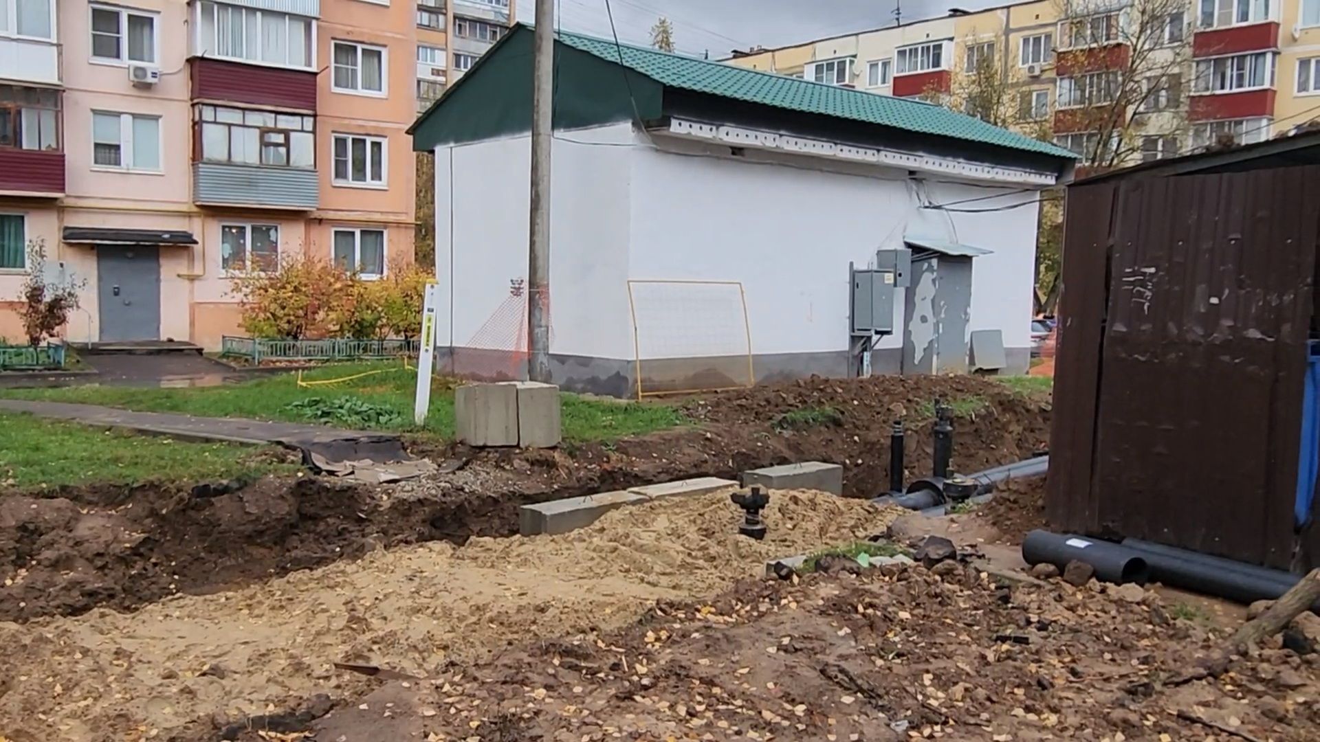 чехов, вишневый бульвар, улица чехова, капремонт теплосети, реконструкция теплотрассы, модернизация, замена труб, горячее водоснабжение, отопление, обратная засыпка траншей, благоустройство, госпрограмма московской области, обращения жителей, портал добродел,