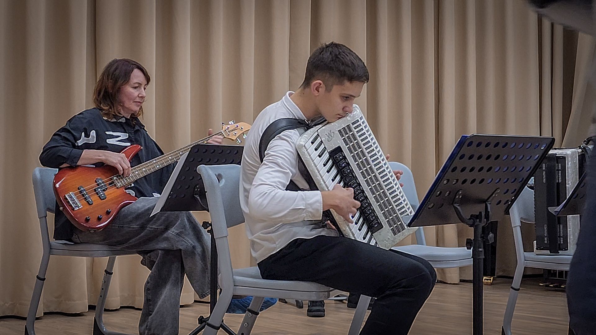 бронницы , детская школа искусств в бронницах, капитальный ремонт детской школы искусств , первое занятие в школе искусств , завершен ремонт детской школы искусств в бронницах,