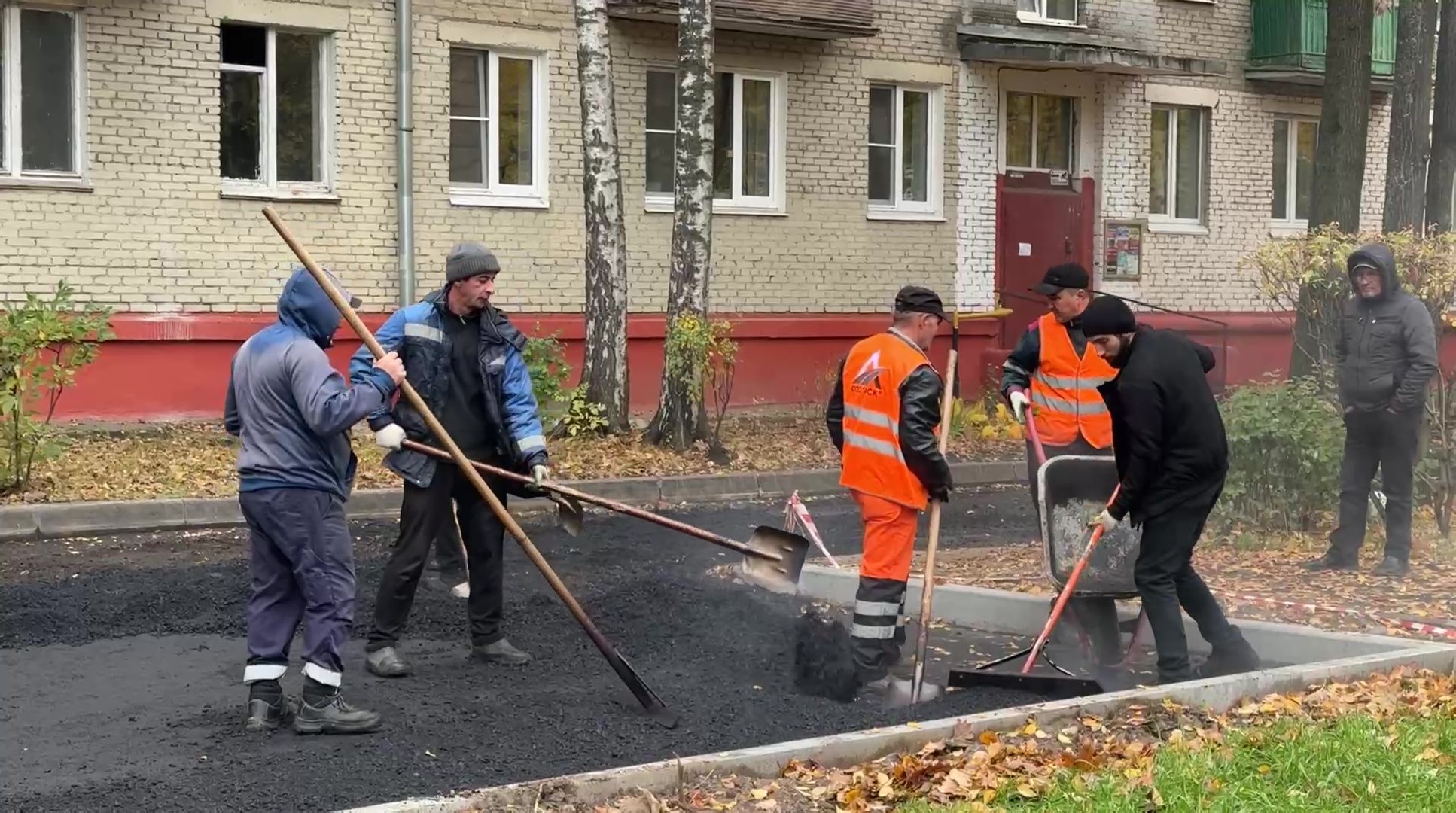 Реутов, благоустройство, асфальт во дворах,