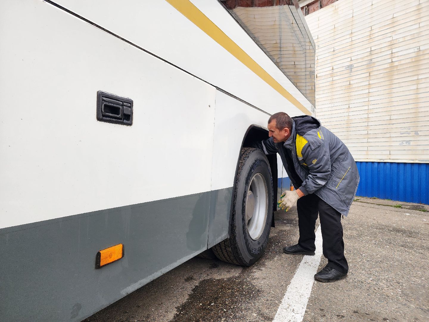 чехов, деревня манушкино, мострансавто, производственная база чехов, подготовка к рейсу, маршрут 1365 чехов москва, водитель валерий ковик,