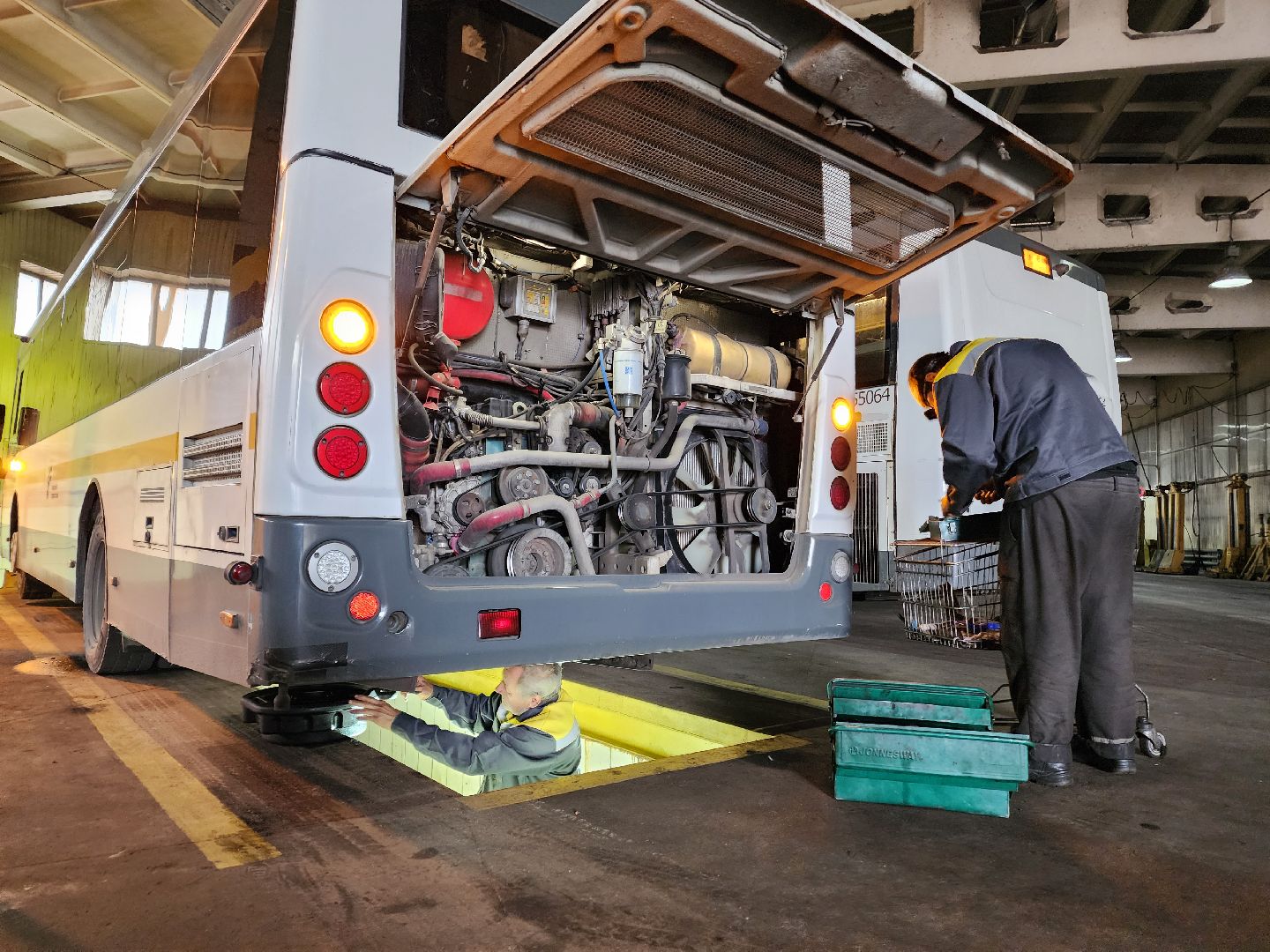 чехов, деревня манушкино, мострансавто, производственная база чехов, подготовка к рейсу, маршрут 1365 чехов москва, водитель валерий ковик,