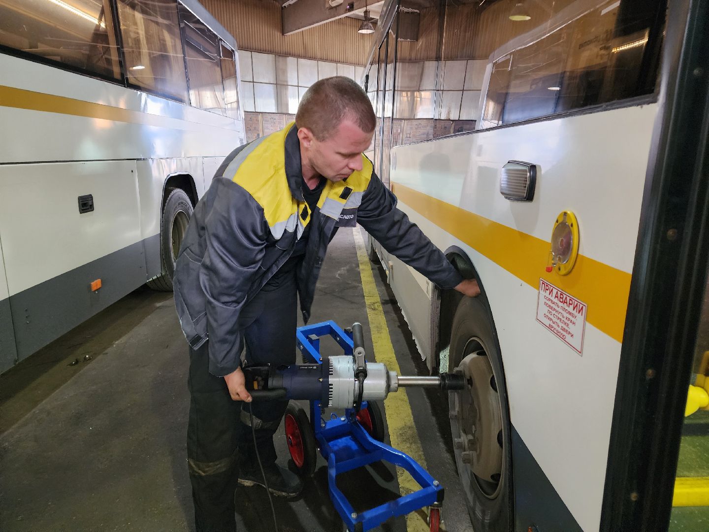 чехов, деревня манушкино, мострансавто, производственная база чехов, подготовка к рейсу, маршрут 1365 чехов москва, водитель валерий ковик,