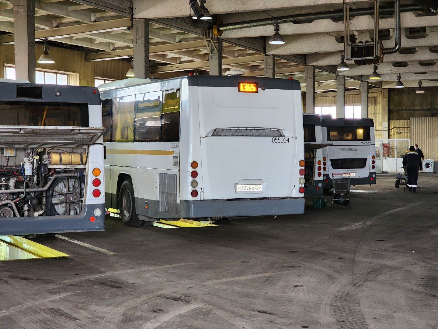 чехов, деревня манушкино, мострансавто, производственная база чехов, подготовка к рейсу, маршрут 1365 чехов москва, водитель валерий ковик,