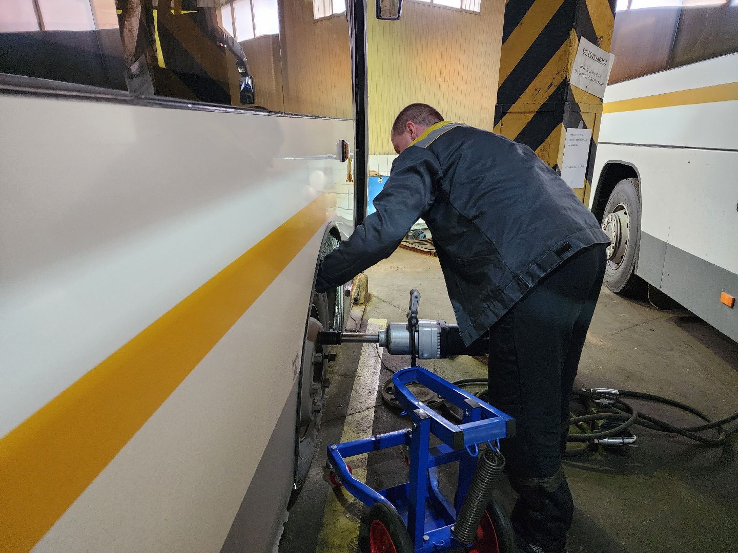 чехов, деревня манушкино, мострансавто, производственная база чехов, подготовка к рейсу, маршрут 1365 чехов москва, водитель валерий ковик,