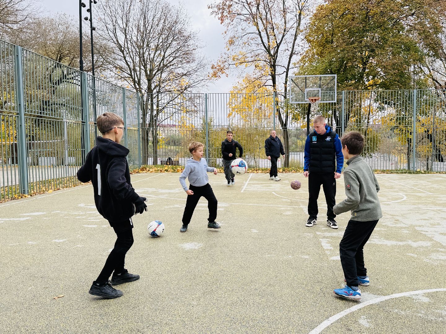раменское, футбол, раменский городской парк, леон сатурн, раменский сатурн,