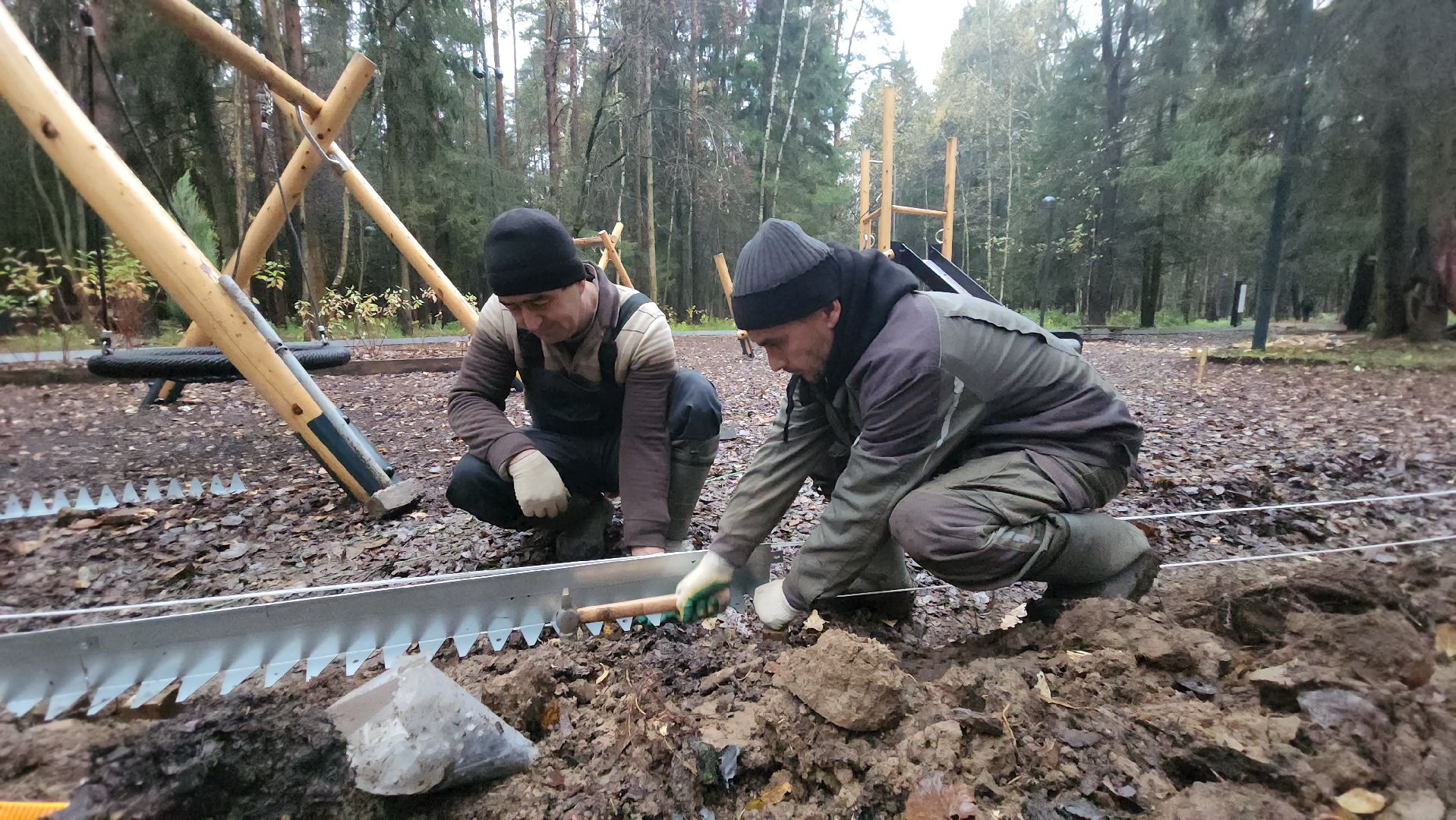 Детская площадка , Площадка для детей в лесу, лесопарк, лобненский парк, Лобня,