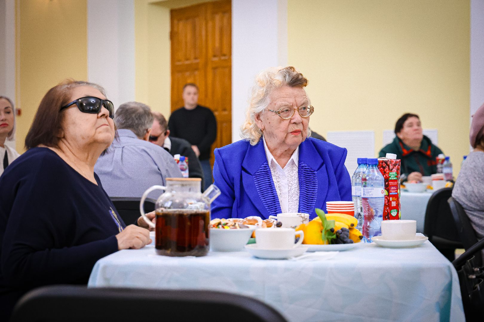 клин, общество, общество слепых, люди, помощь,