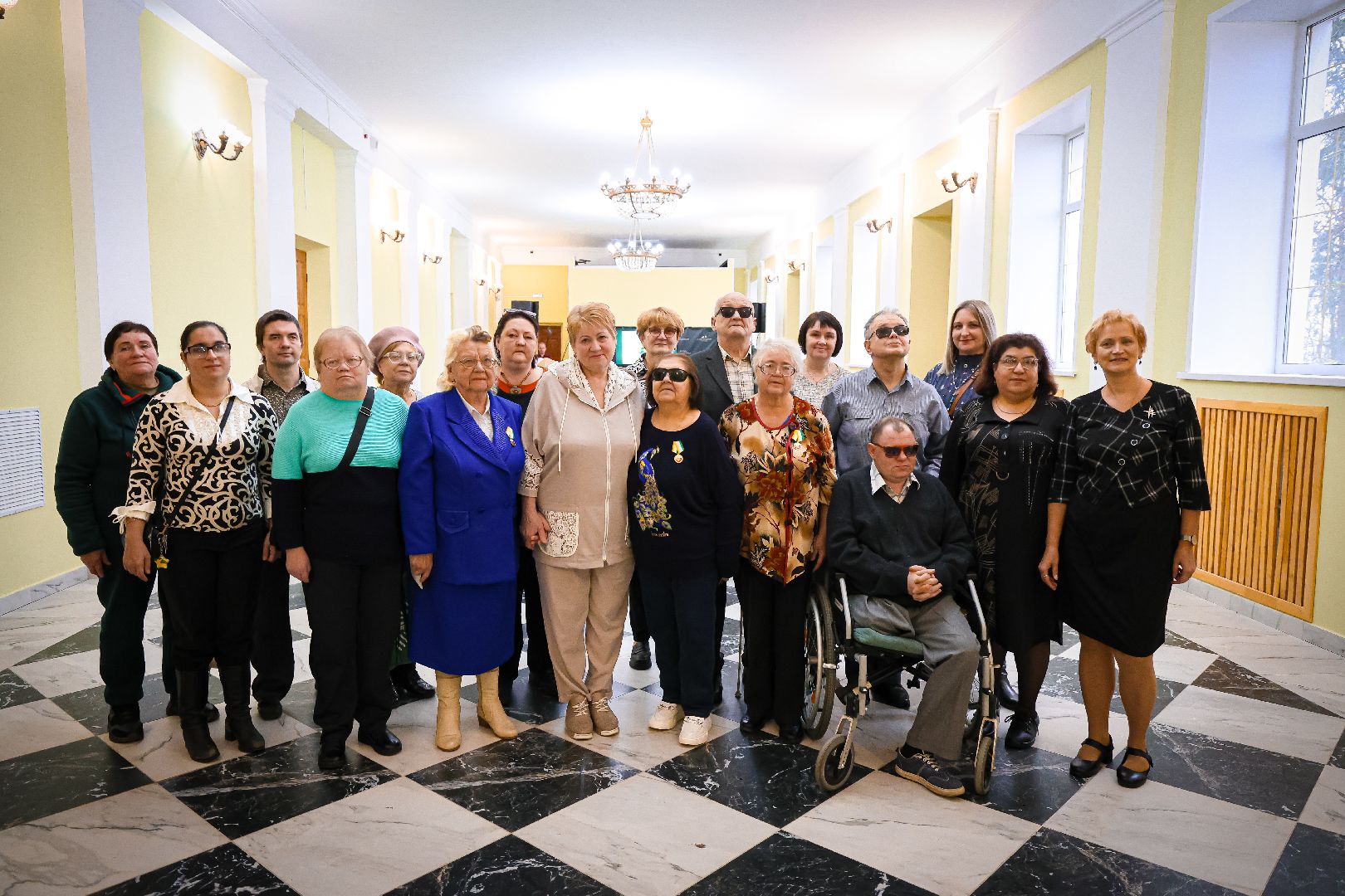 клин, общество, общество слепых, люди, помощь,